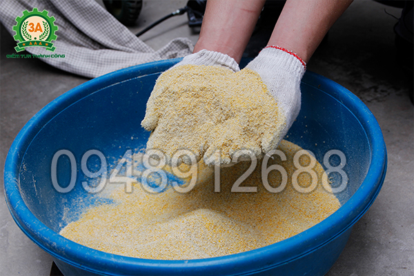 Máy nghiền ngô, vỏ trấu, mùn cưa 3A7,5Kw (có vòi hút) nghiền được đa dạng các loại ngũ cốc khô làm cám chăn nuôi