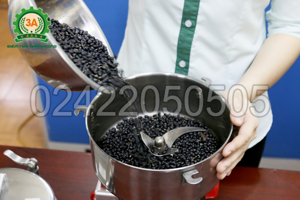 Nghiền đỗ đen bằng Máy nghiền bột siêu mịn 3A2Kg
