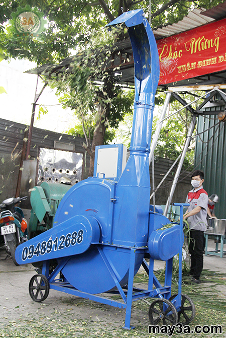 Kỹ thuật viên vận hành Máy băm cỏ 9Z-6A