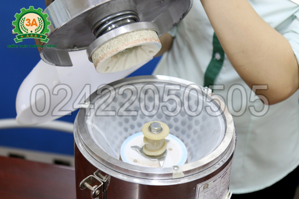 Máy xay đậu nành 3A có đầu nghiền là 2 mặt đá trắng