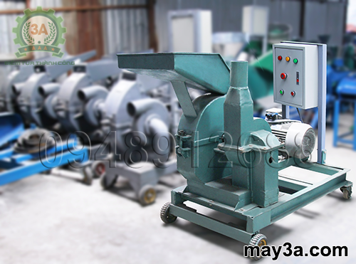 Máy nghiền ngô 3A S7,5Kw bên cạnh các sản phẩm cùng loại tại kho hàng của Công ty