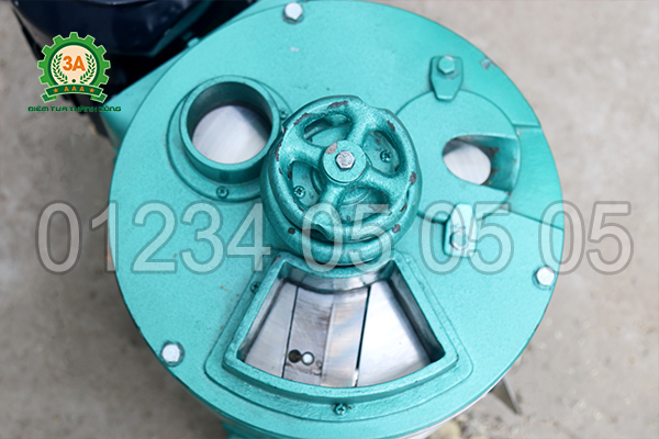 Máy thái cây thuốc 3A750W có 3 cửa nạp nguyên liệu