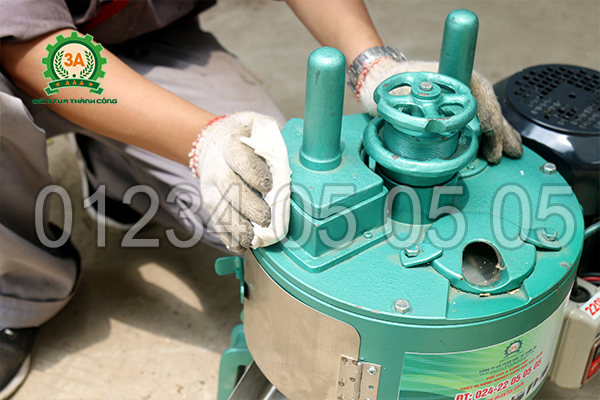 Thân máy thái cây thuốc 3A750W được chế tạo từ gang đúc