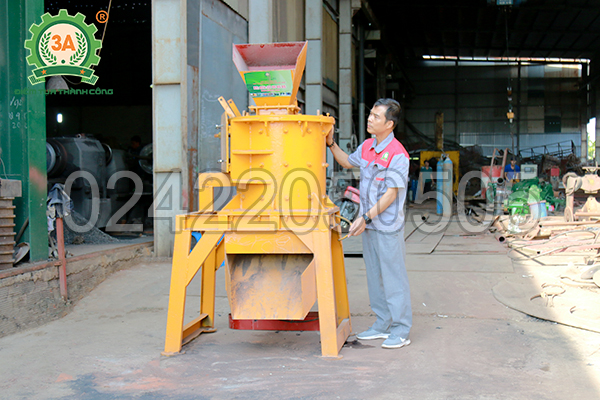 Nhà sáng chế Nguyễn Hải Châu và chiếc Máy nghiền đá thành cát 3A37Kw