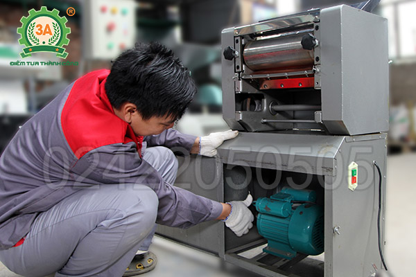 Máy cán bột mỳ 3A1,5Kw (10)