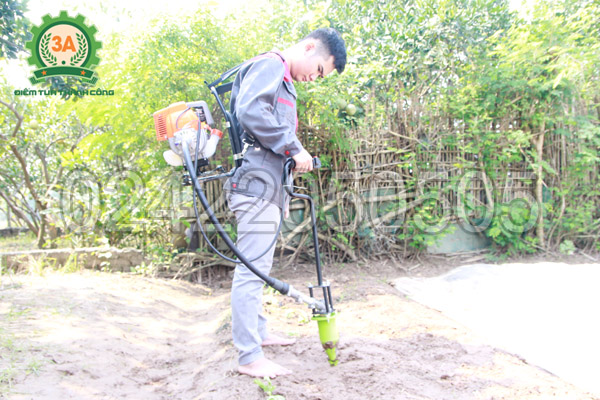 Sử dụng Máy khoan lỗ trồng cây con 3A giúp tiết kiệm nhân công