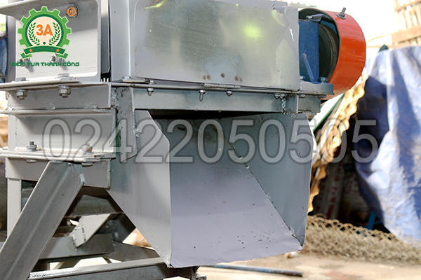 Máy cắt cá đông lạnh 3A4Kw có chât liệu là thép V