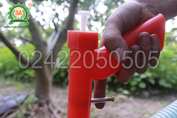 Điều chỉnh cần xả liệu của dụng cụ bón phân 3A