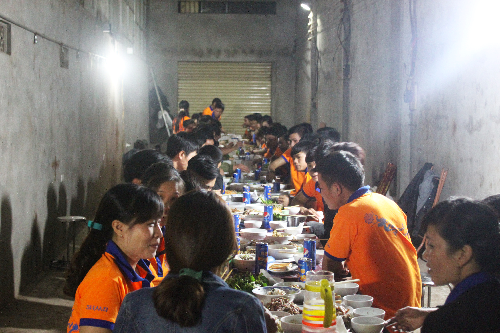 Bữa tối thân mật cùng anh chị em công ty Hưng Thịnh