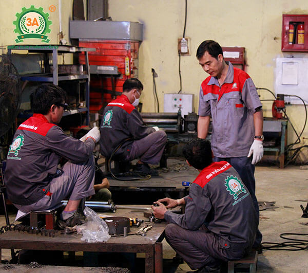 Chế tạo máy chế biến thức ăn chăn nuôi 3A2,2Kw phễu tròn (04)