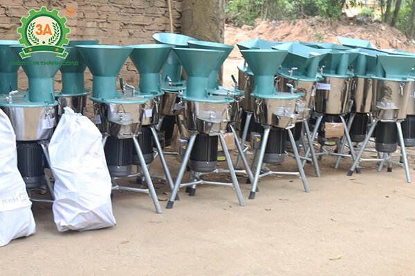 Chế tạo máy chế biến thức ăn chăn nuôi 3A2,2Kw phễu tròn (07)