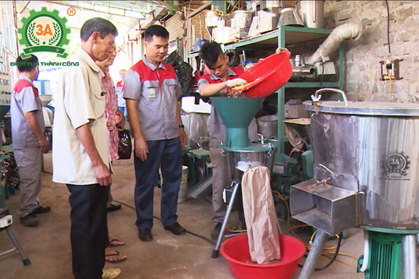 Chế tạo máy chế biến thức ăn chăn nuôi 3A2,2Kw phễu tròn (08)