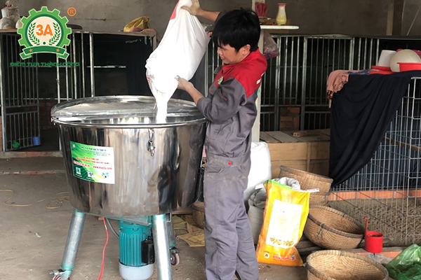 3A bàn giao dây chuyền chế biến thức ăn cho gà chọi tại An Giang