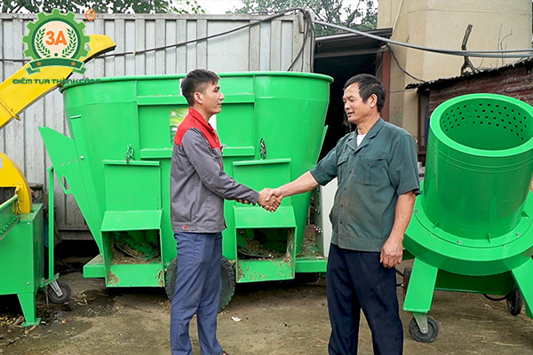 Mô hình nuôi bò sinh sản và bò giống ứng dụng dây chuyền chế biến thức ăn gia súc 3A (10)