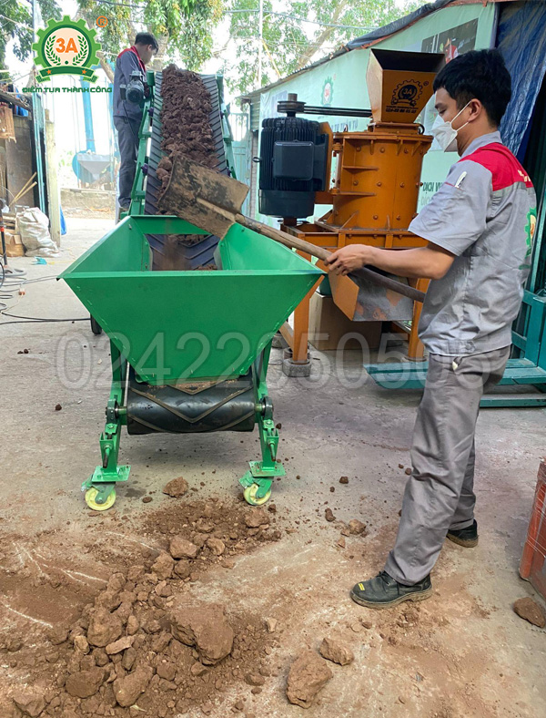 Dây chuyền nghiền đất đóng bầu 3A hoạt động như thế nào?