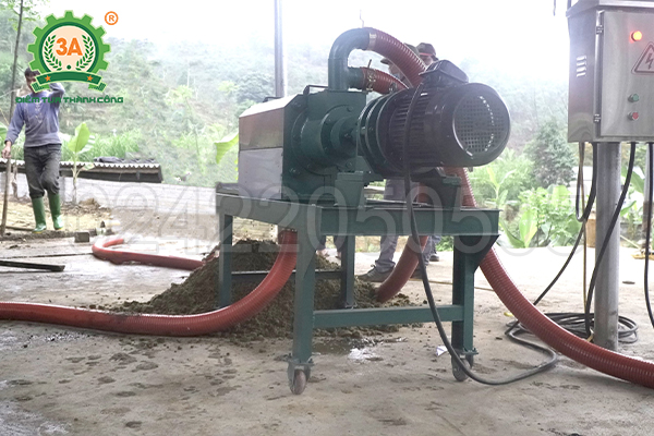 lắp đặt thiết bị cho hệ thống xử lý chất thải chăn nuôi