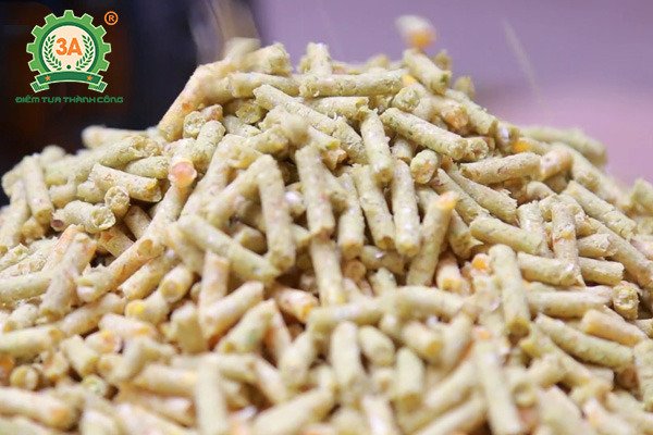 Kỹ thuật chăn nuôi gà mía (07)