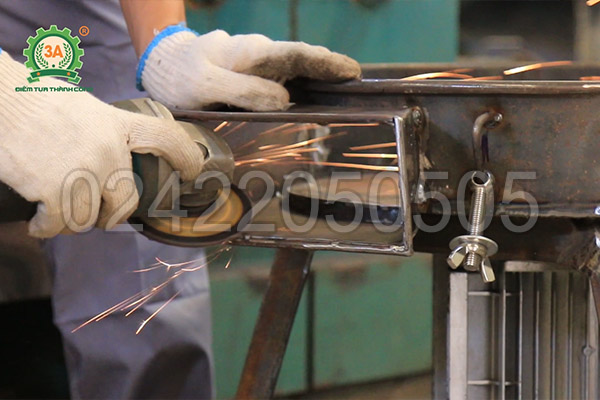 Máy băm chuối dang hạt 3A2,2Kw (23)