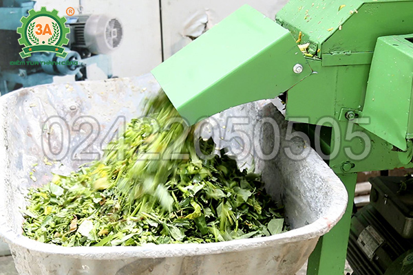 Cửa ra sản phẩm cỏ băm nhỏ của máy băm cỏ, băm rau củ 3A3Kw