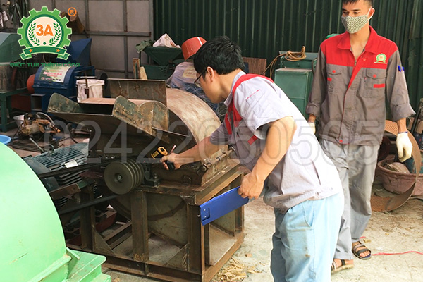 chế tạo Máy băm gỗ băng tải 3A45Kw số lượng lớn