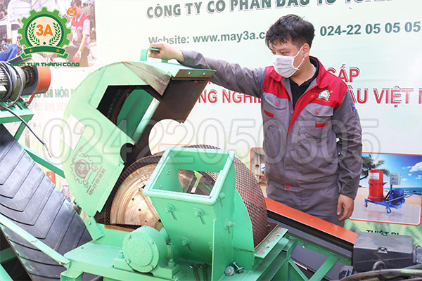 Máy băm gỗ băng tải 3A45Kw