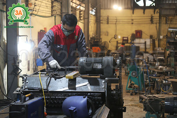 Máy băm rác ván bóc, vỏ cây 3A55Kw (23)