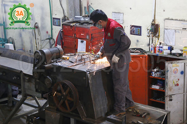 Máy băm rác ván bóc, vỏ cây 3A55Kw (27)