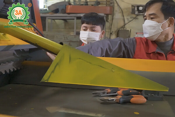 Máy băm rác ván bóc, vỏ cây 3A55Kw (40)