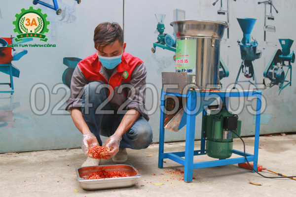 Máy băm sả, ớt, hành, tỏi 3A2,2Kw giúp người dùng băm gia vị số lượng lớn