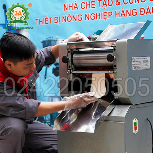 Máy cán bột mỳ 3A1,5Kw