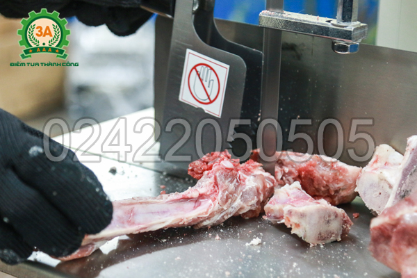 Máy cưa xương 3A1,1Kw có khả năng cắt lát xương đều, đẹp