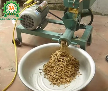 Với Máy ép cám viên 3A3Kw, bà con có thể sản xuất cám viên tại nhà