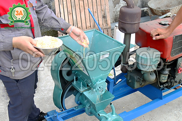 Phễu cấp nguyên liệu cho Máy ép cám viên nổi 3A16Hp