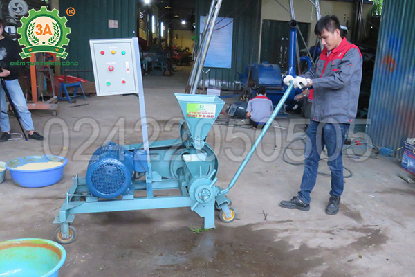 Máy ép cám viên nổi 3A15Kw (cấp liệu bán tự động)