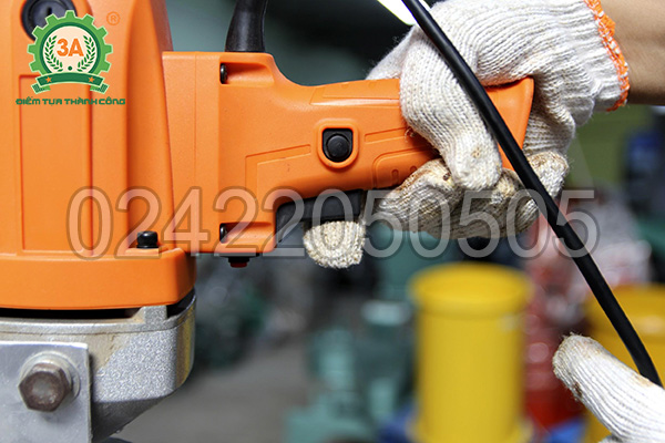 Máy hút hạt cầm tay 3A rất dễ dàng để điều khiển