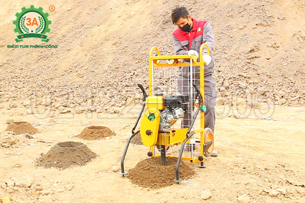 Máy khoan đất 3A7,5Hp