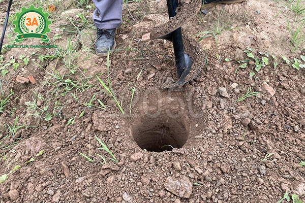 Máy khoan đất trồng cây 3A2,5Kw