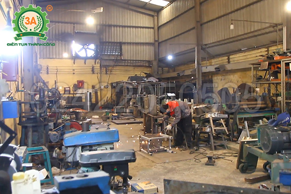 chế tạo Máy nghiền đất, đánh tơi phân bón công nghiệp 2 tầng 3A11Kw số lượng lớn