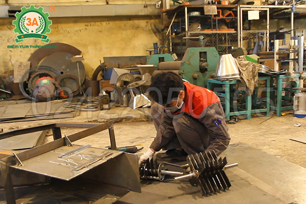 Chế tạo Máy nghiền đất, đánh tơi phân bón công nghiệp 2 tầng 3A11Kw