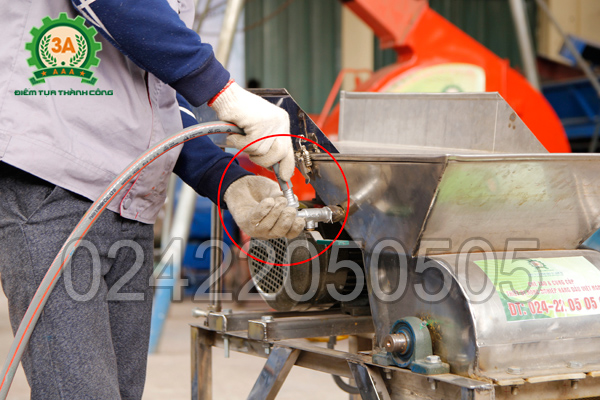 Hệ thống ống dẫn nước thông minh của máy nghiền nghệ 3A3Kw (Inox)