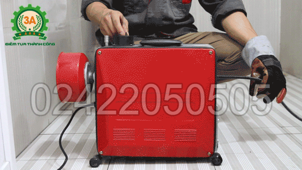 Máy thông cống GQ150 3A900W dễ dàng đánh bật những ổ rác "cứng đầu"