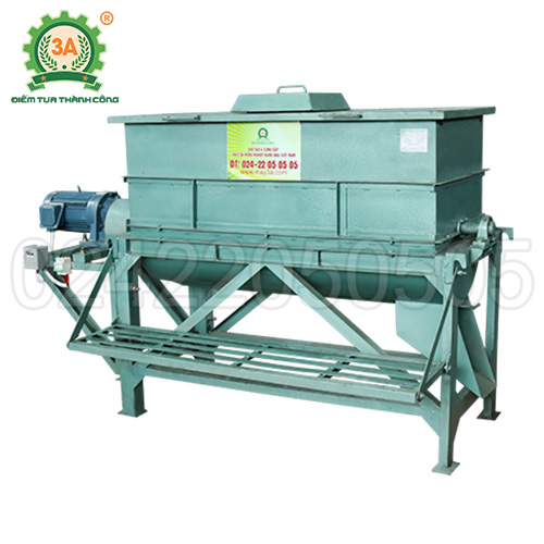 Máy trộn thức ăn gia súc 3A5,5Kw (máy trộn ngang)