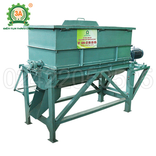 Máy trộn thức ăn gia súc 3A5,5Kw (máy trộn ngang)