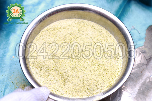 Bột đậu đen xay bằng máy xay bột ngũ cốc 3A3Kw