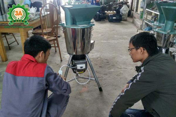 Kỹ thuật viên cho máy băm nghiền đa năng 3A2,2Kw vận hành không tải