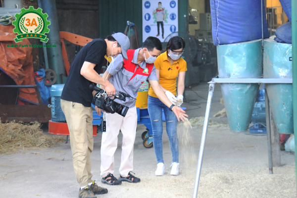 Nhà sáng chế Nguyễn Hải Châu cùng đồng hành trong chương trình nông dân khởi nghiệp trên kênh VTC2 (7)