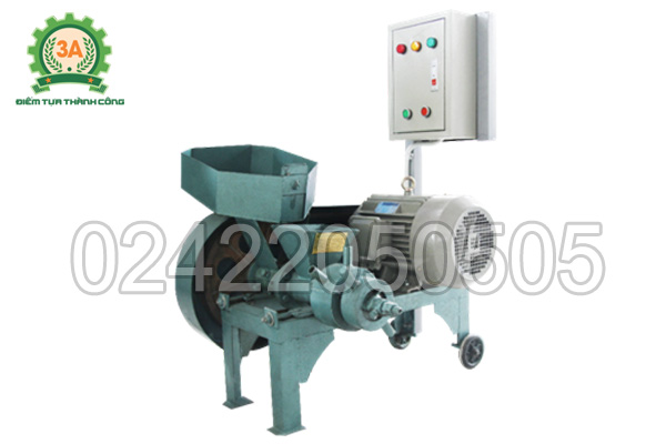 Nuôi ếch trong bể xi măng với cám viên tự ép bằng máy ép cám viên nổi 3A7,5Kw