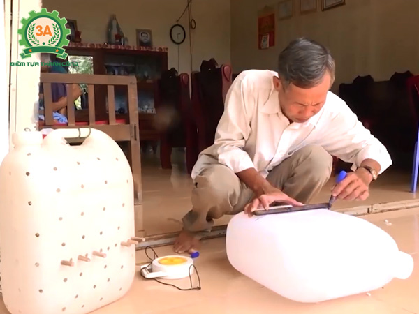 Cách chế tạo can nhựa để nuôi lươn trong can nhựa