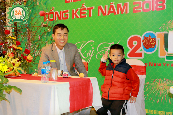 Ảnh lưu niệm tất niên 2018 (01)