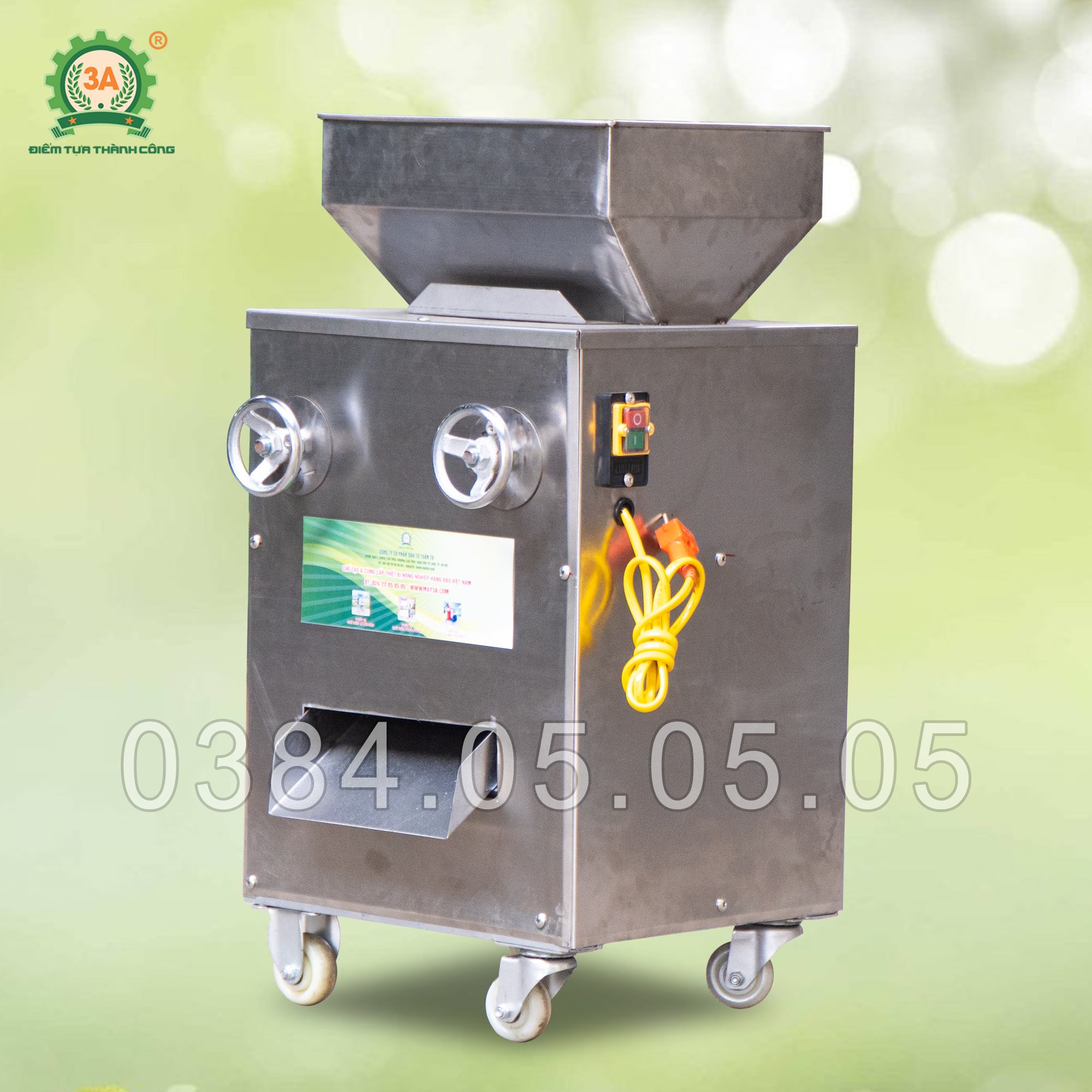 Máy nghiền hạt có dầu được làm từ khung sắt chắc chắn và vỏ inox